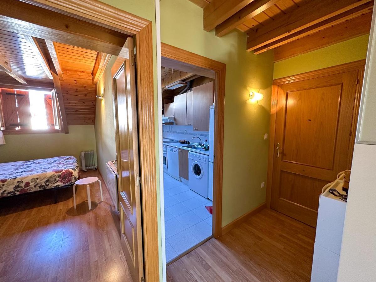 Acogedor Atico Duplex En El Centro En Biescas/4Pax Apartment Bagian luar foto
